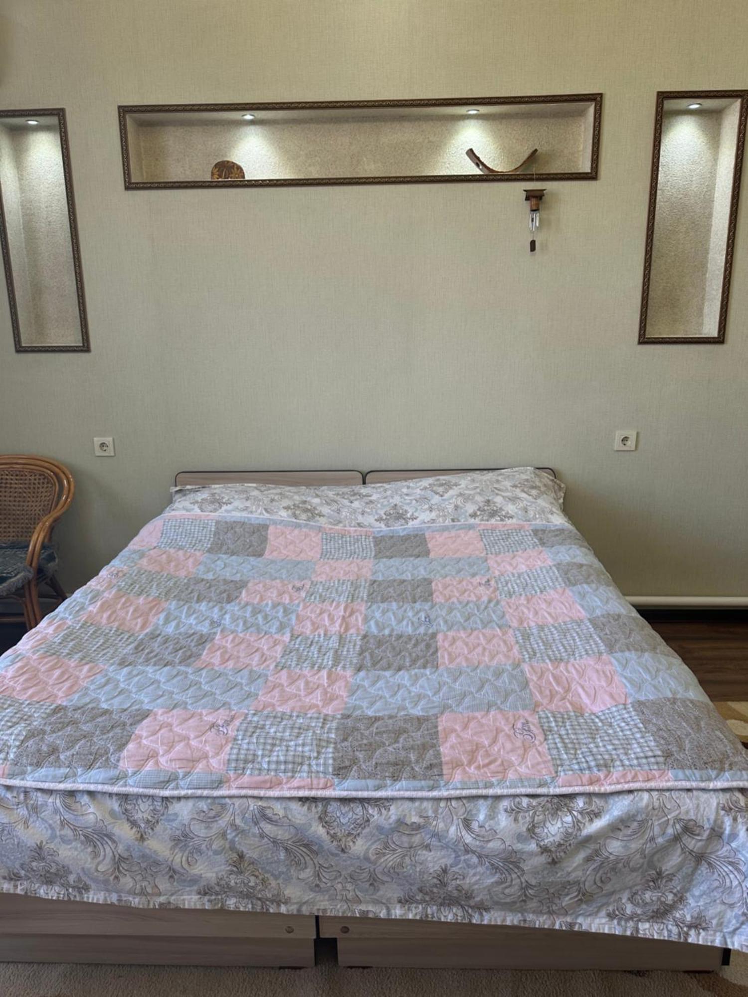Kurak Homestay Bishkek Exteriör bild