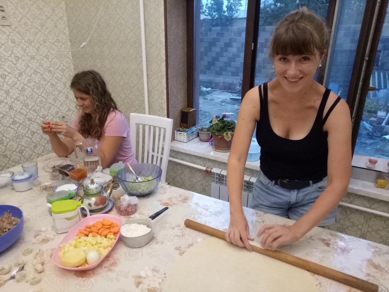 Kurak Homestay Bishkek Exteriör bild