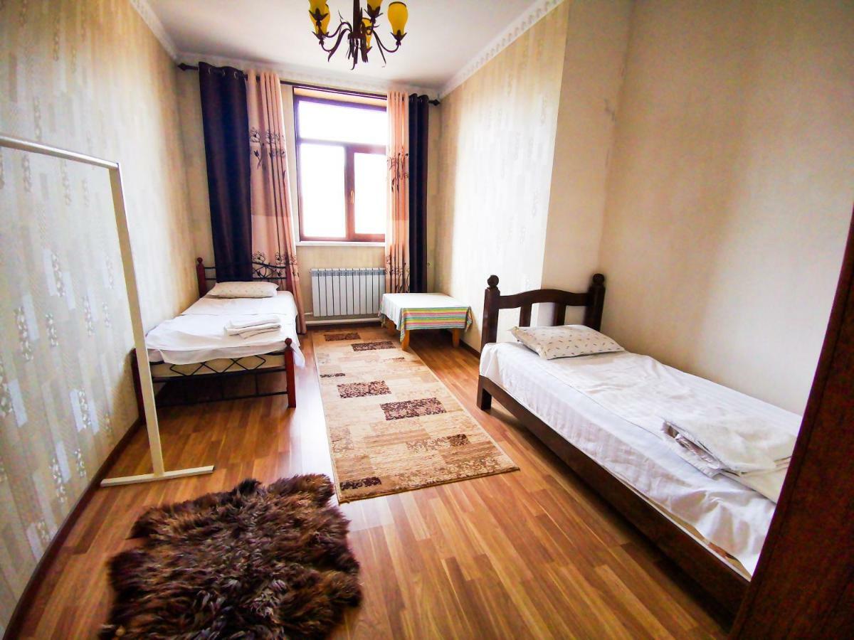 Kurak Homestay Bishkek Rum bild